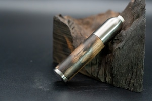 【魅惑の黒い紋様】黒柿 孔雀杢 ツイスト消しゴム