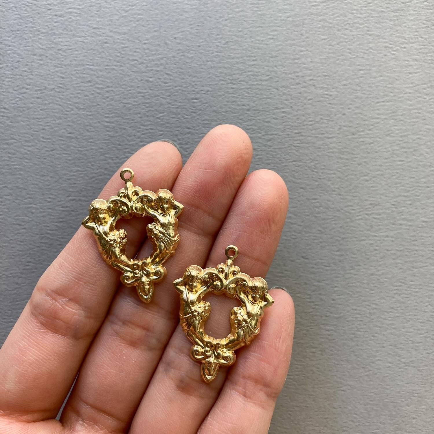 最終入荷〉USA真鍮 双子の天使チャーム | Dua-アクセサリーパーツショップ