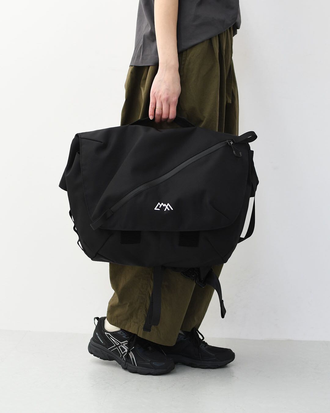 CMF OUTDOOR GARMENT [コムフィアウトドアガーメント] MESSENGER BAG