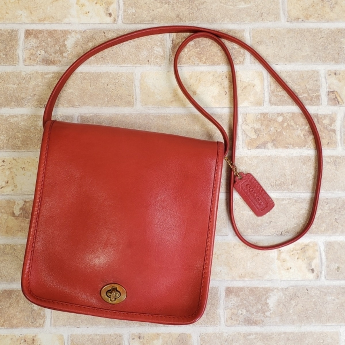 old coach 1006 218 レッド ショルダーバッグ ターンロック 赤