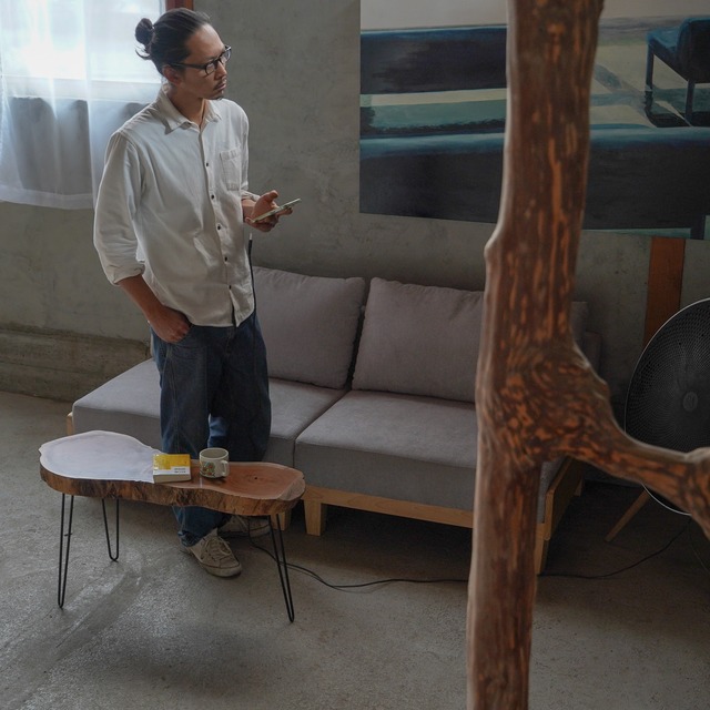 かわいい形の欅の輪切り　コーヒーテーブル（高さ・カラー変更無料）