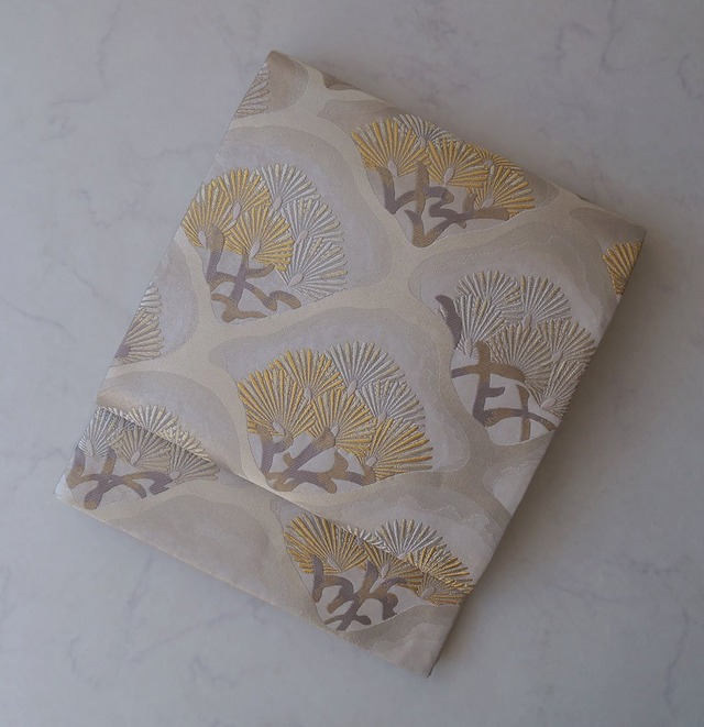 【ふくろ帯】灰白色　流水寿松文　ふくろ帯