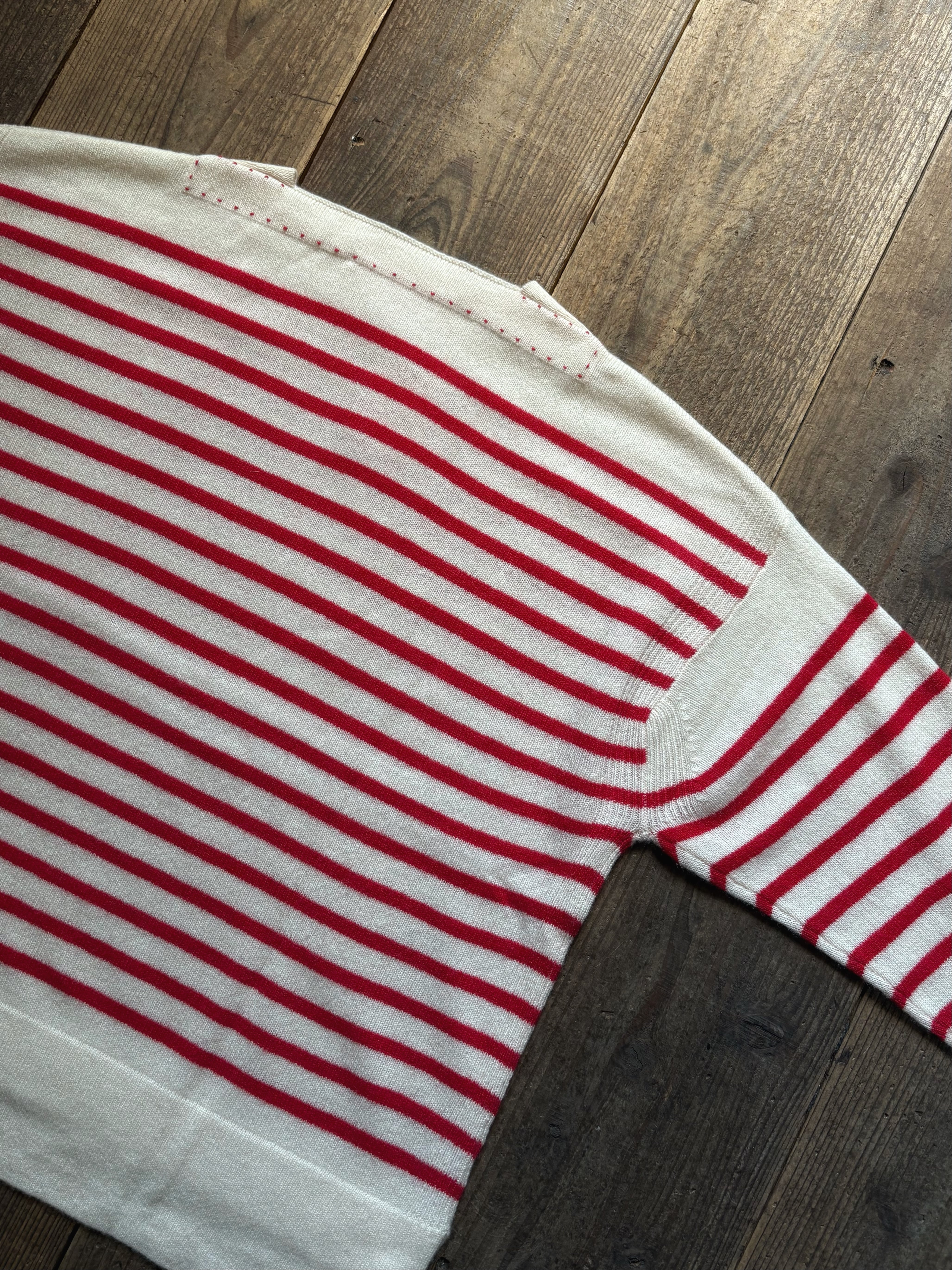 TOWAVASE Basque pullover boat neck ivory × red | TALE COCOON
