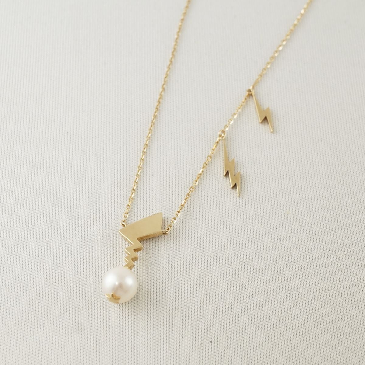 STAR JEWELRY ポケモンコラボ K10 ネックレス USED美品 STAR JEWELRY ポケモンコラボ K10 ネックレス USED美品