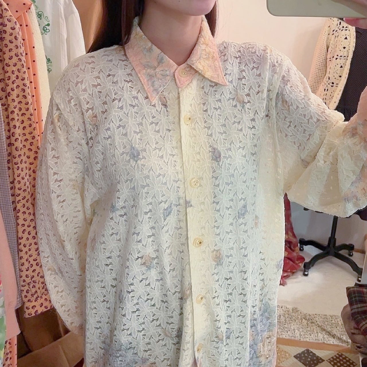 cream gradation flower mesh blouse