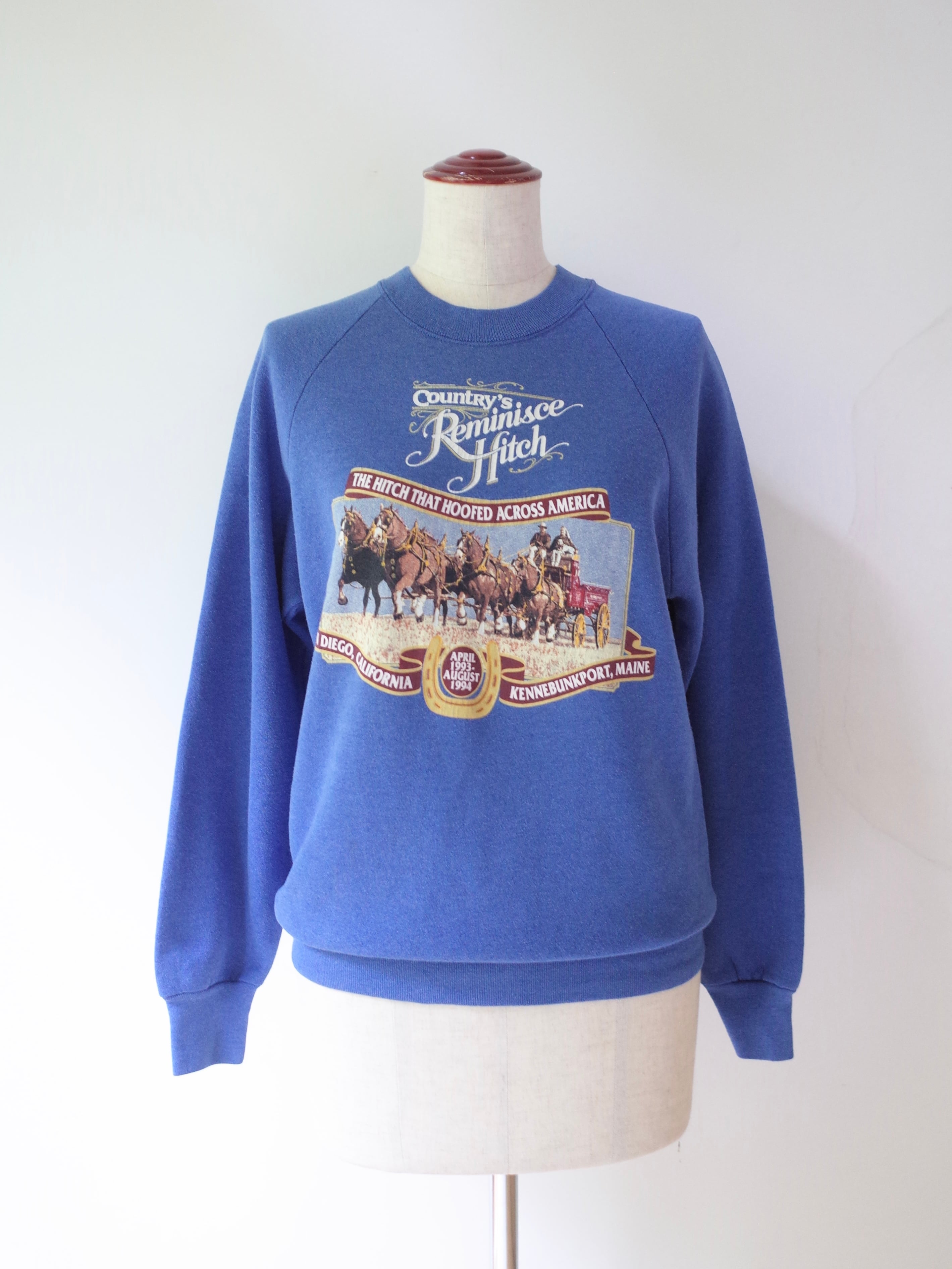 90s Country's Reminisce Hitch sweat