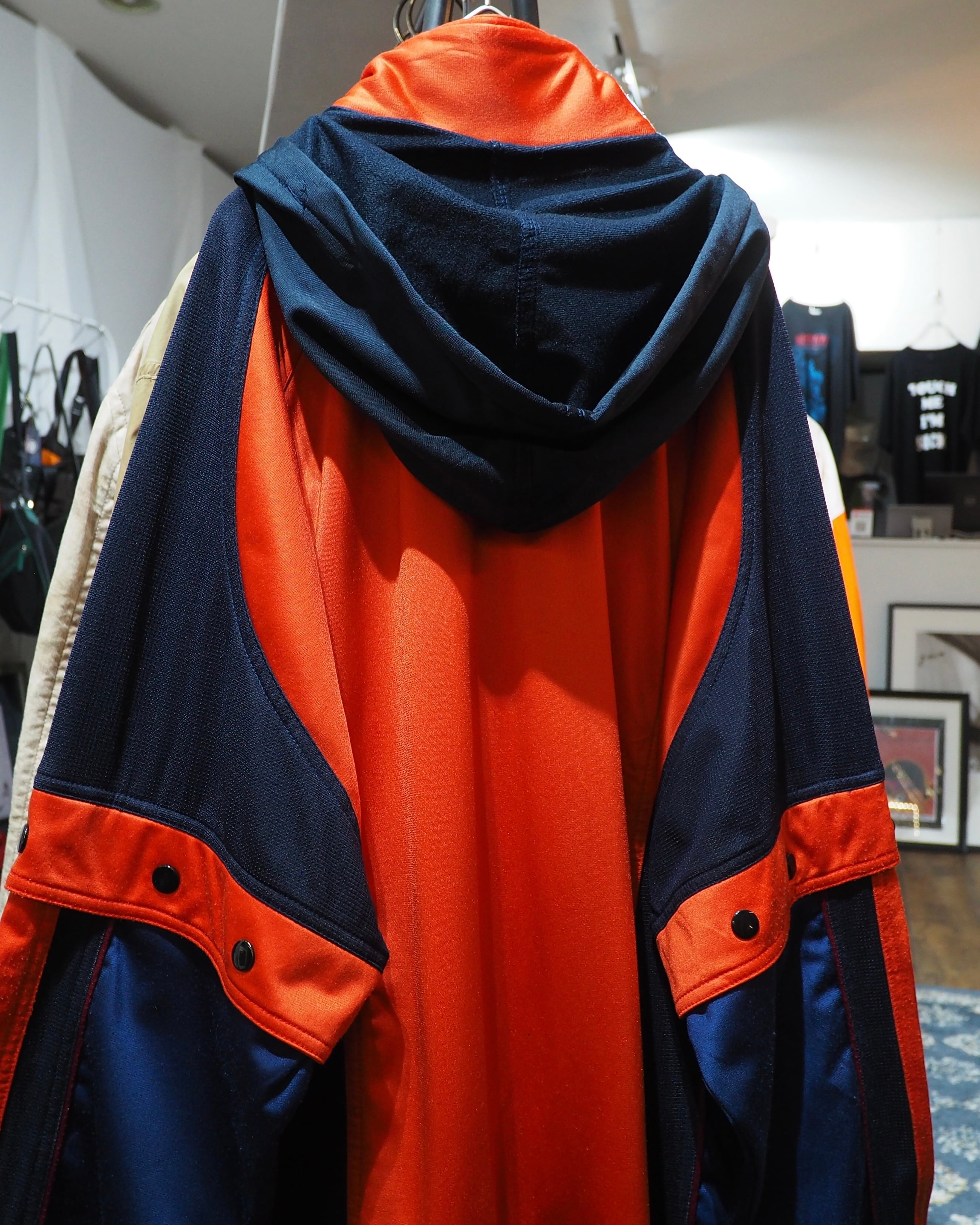 1990s " UMBRO " Vivid Orange × Dark Navy Switching Panel Vintage Loose Track Jacket