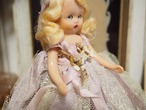 薄パープル布花ドレス　「Nancy Ann Story Book Doll」（プリント崩れあり）スタンド付き 画像10
