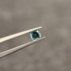 カラーチェンジジルコン 4.6x4.5mm, 0.64ct, ミャンマー産