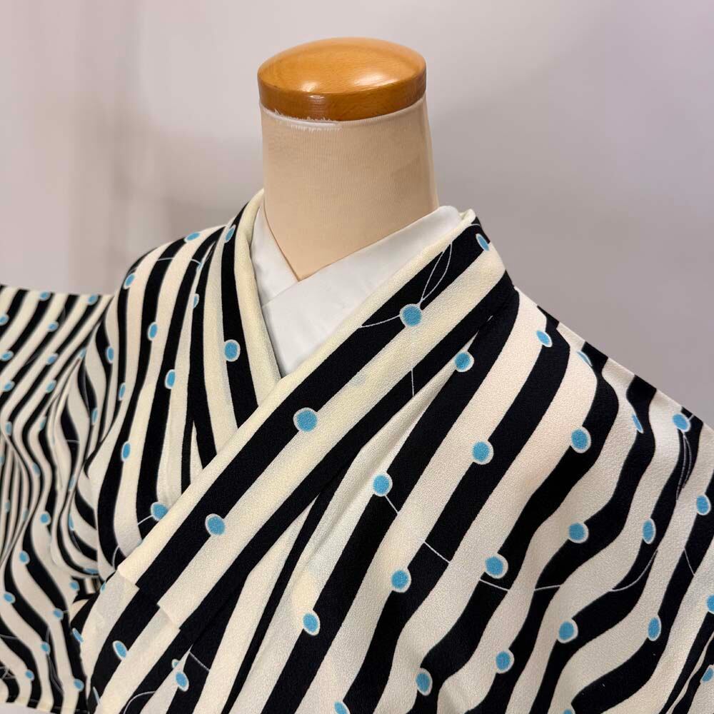 小紋 単衣 洗える着物 裄63cm 身丈153cm 黒 白 花柄 お洒落着 普段着 ポリエステル 美品 S サイズ 5260