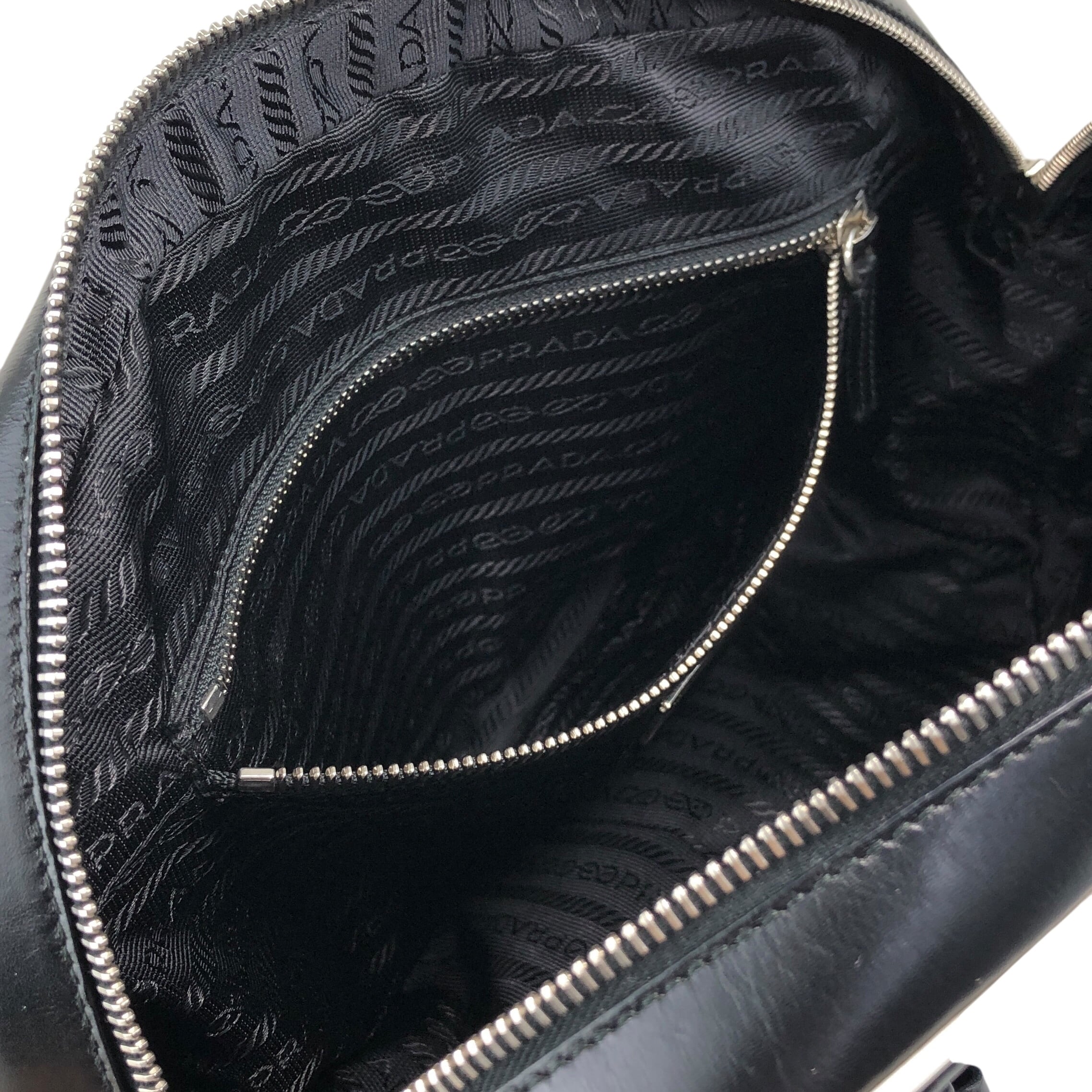 PRADA プラダ ハンドバッグ ブラック カデナ パンチング レザー ミニ