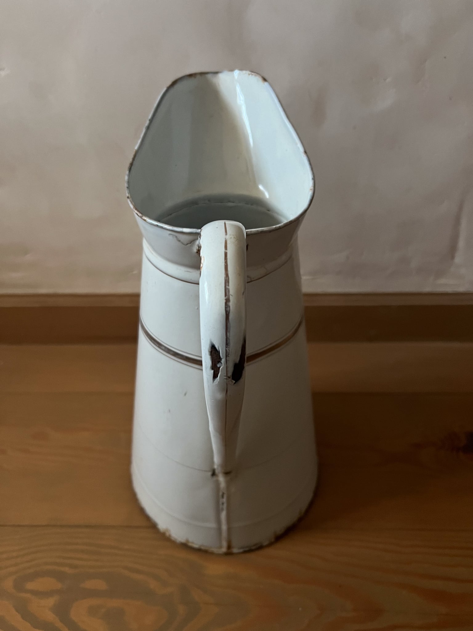 シンプルで可愛い大きめのホーロー製ジャグ フランスアンティーク ヴィンテージ