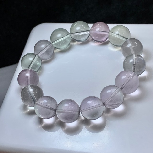 ほんのりパステル系☆大玉フローライト・ブレスレット