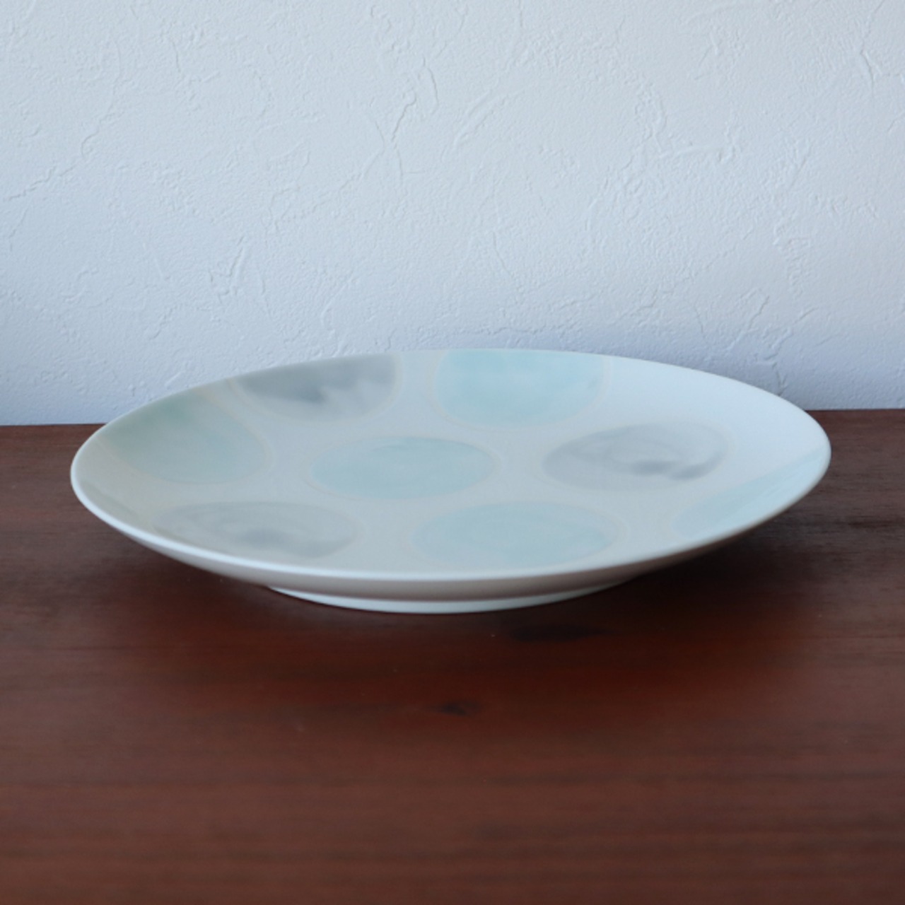 波佐見焼　22ｃｍプレート　みずたま水色　6-076