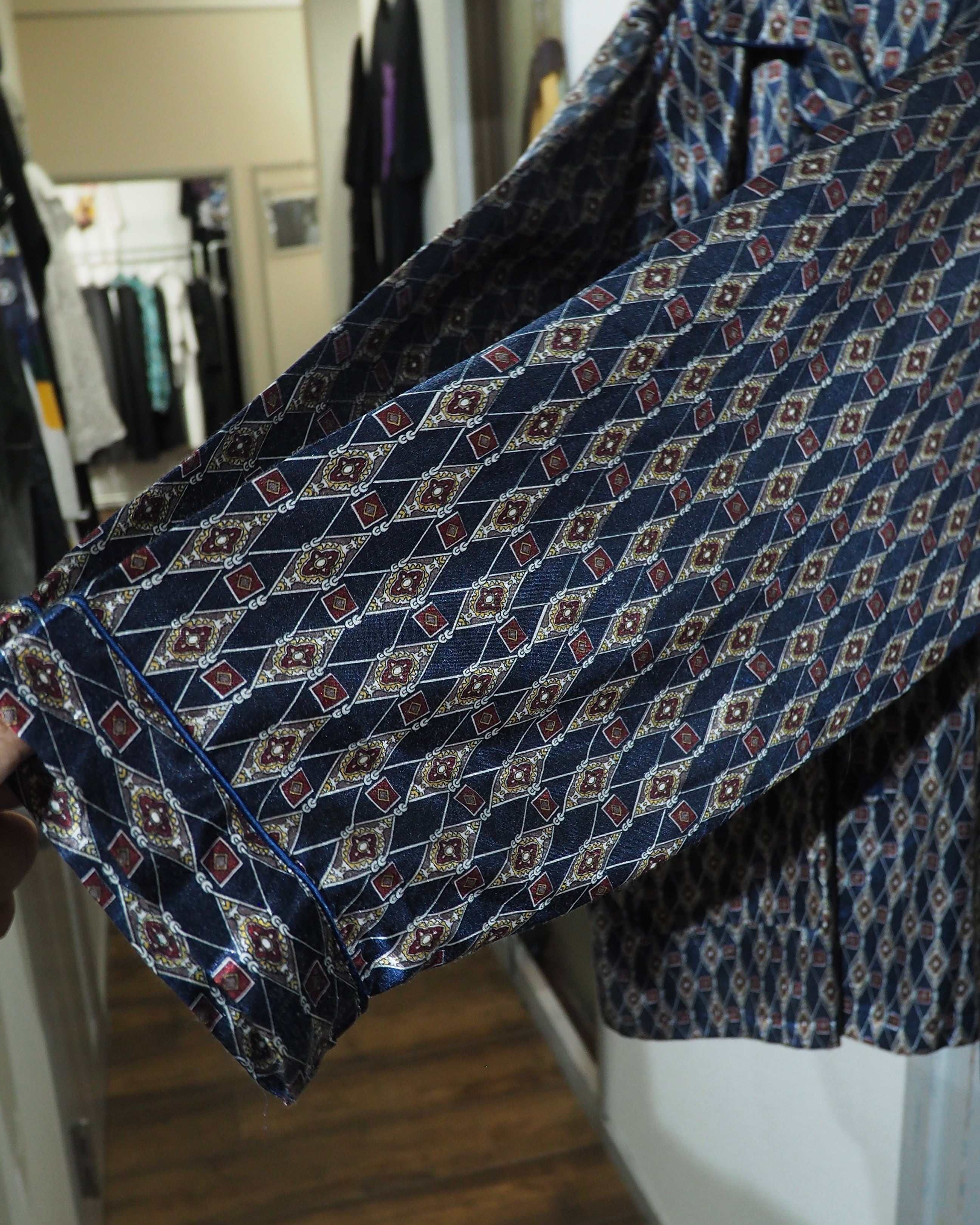 Beautiful Old Luxury Art Pattern Vintage Drape Loose Open Collar Shirt