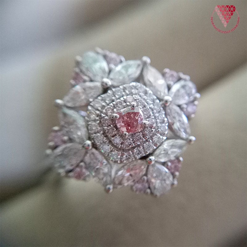 0.079 ct Fancy Intense Pink VS2 (メインストーン CGL付） 天然