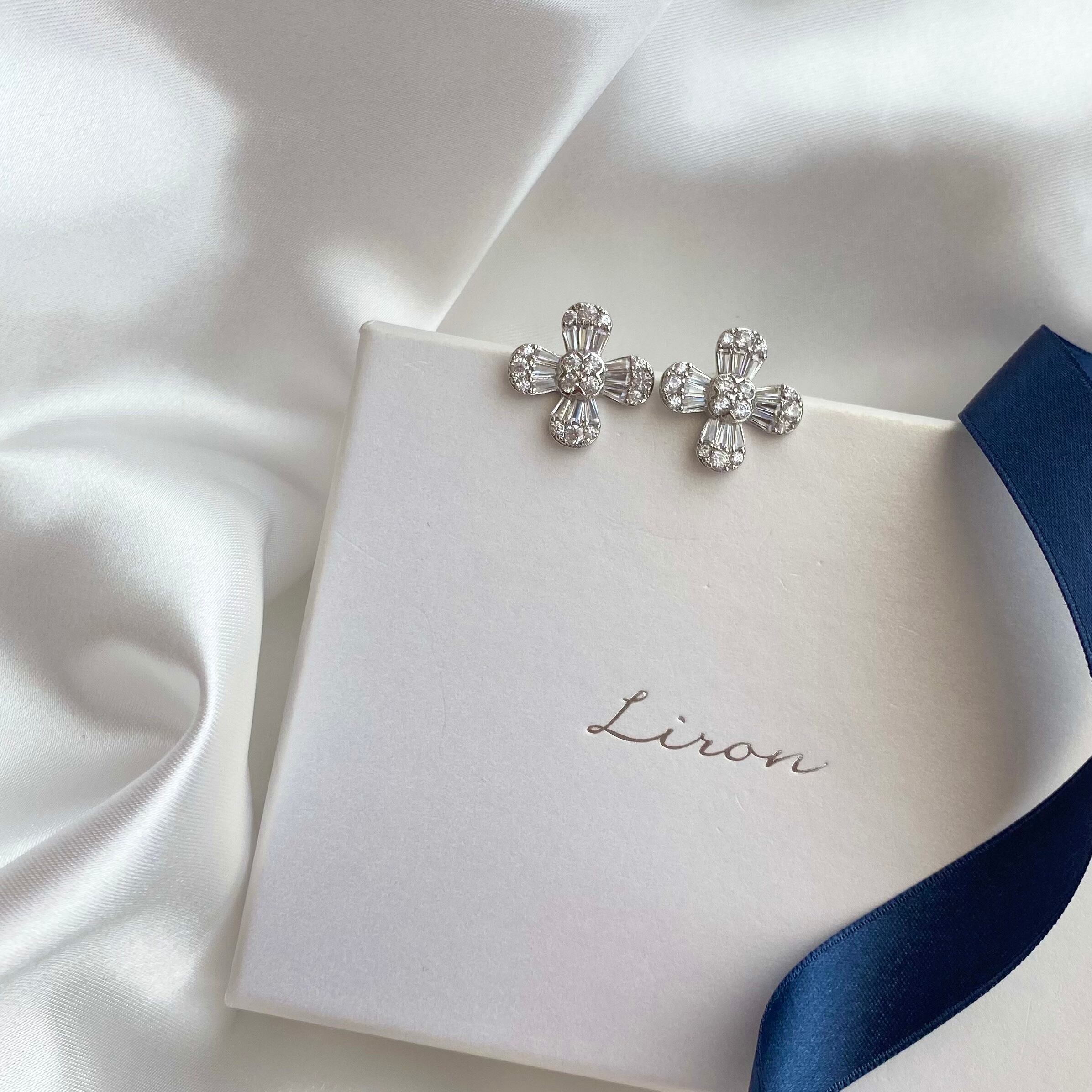 フレッシュフラワーピアス | Liron