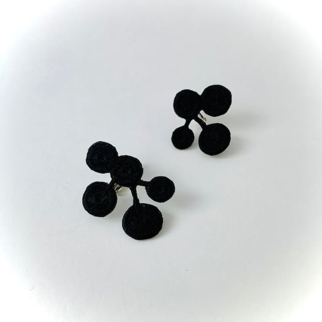 刺繍イヤリング・ピアスga.la (e-024・p-024）13色