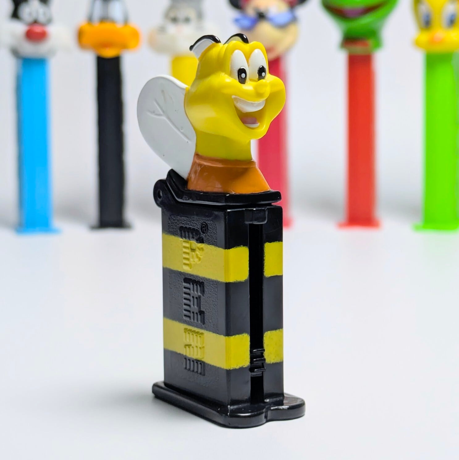 ☆ VINTAGE 2001 ☆【 General Mills / シリアル 】『 Honey Nut Cheerios 』PEZ / ペッツ CANDY&DISPENSER〚アメリカン雑貨 アメトイ〛