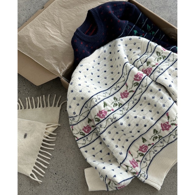 floral round-neck loose knit　J00357