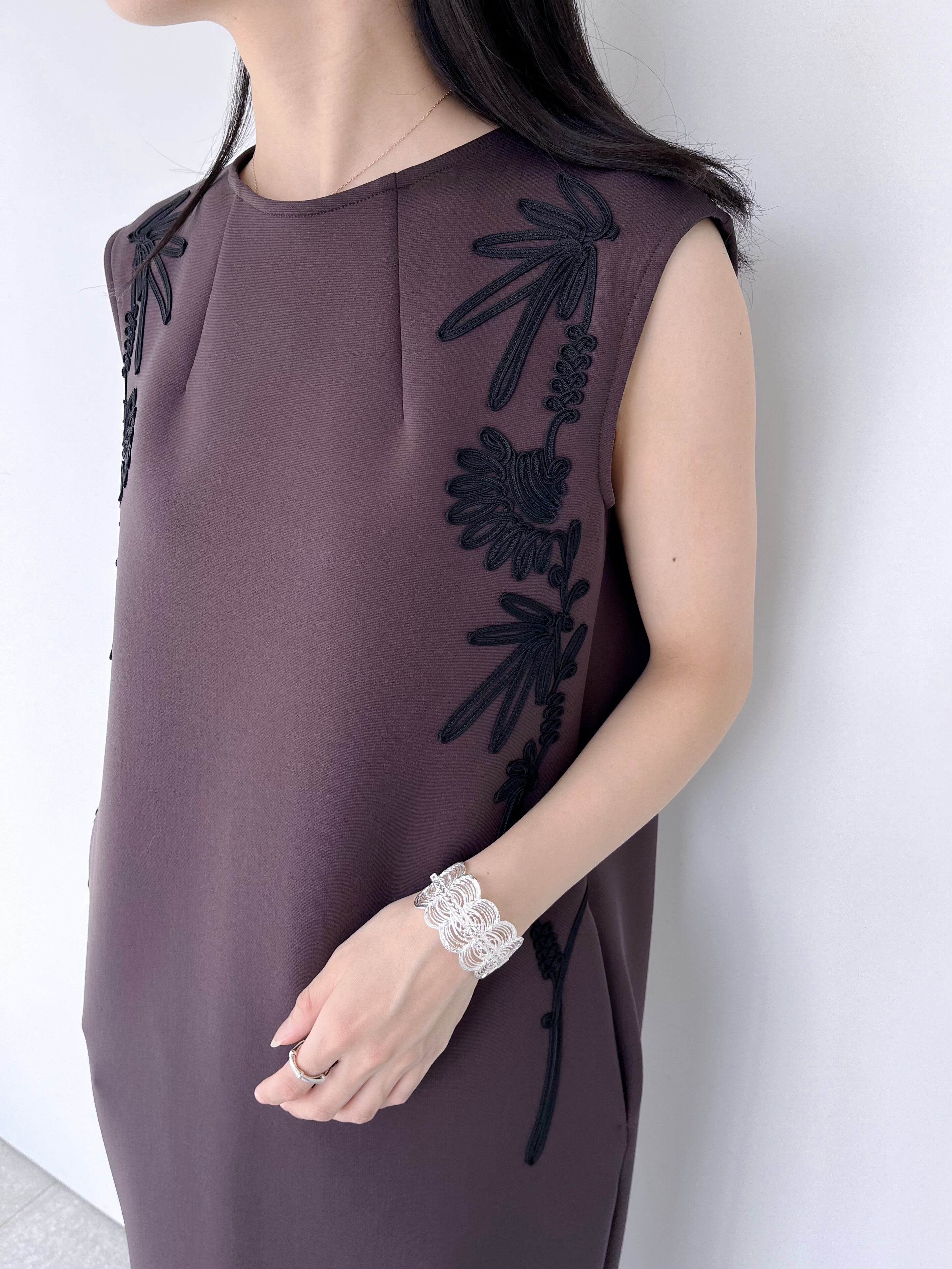 新品　ロキト　LOKITHO CORD EMB. DRESS ドレス　ワンピース LOKITHO ワンピース 「LOKITHO/(ロキト)」コード刺繍Vネック