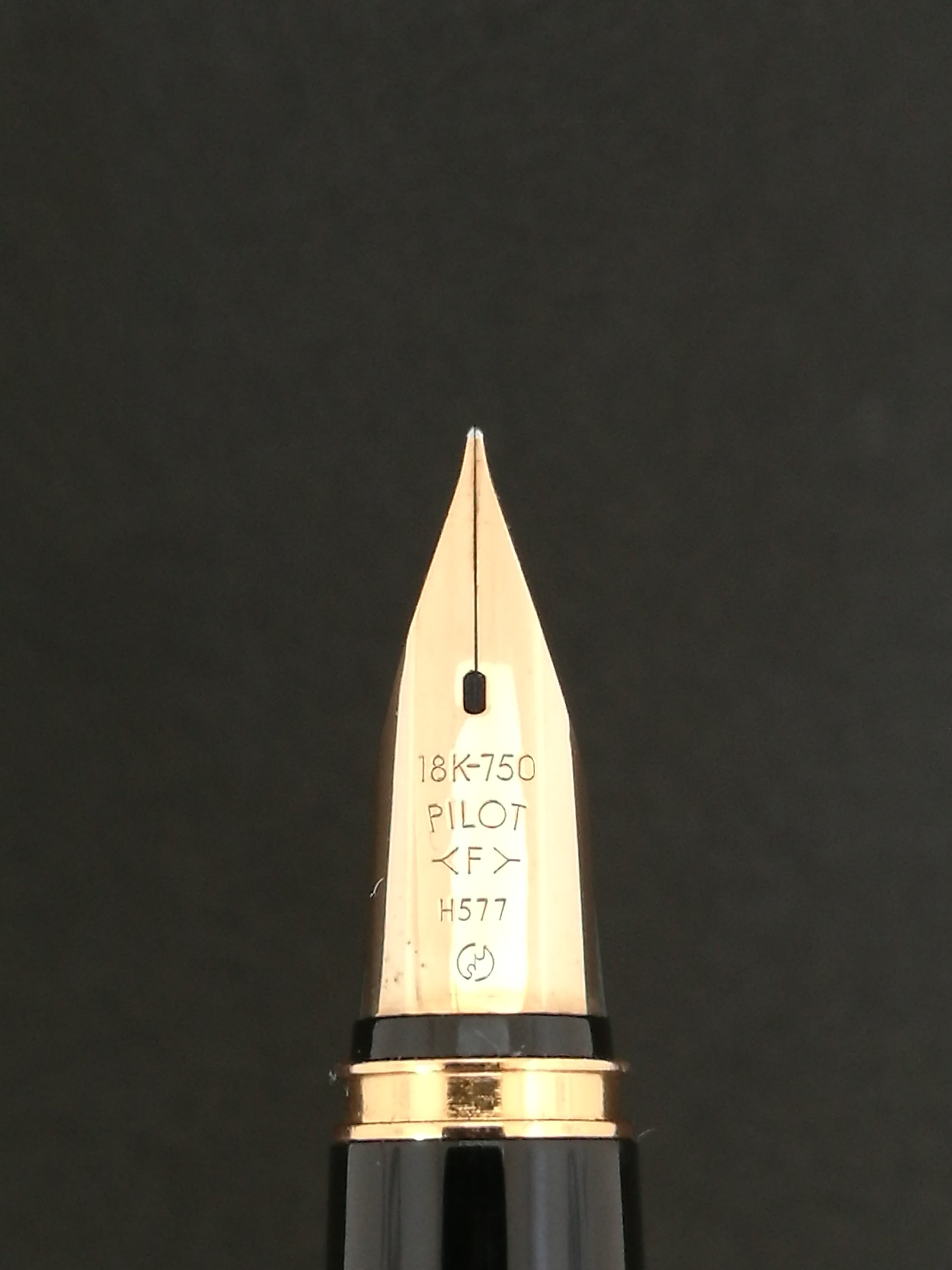 Pilot 万年筆 デラックス 漆 未使用 18K Pilot 万年筆 デラックス 漆 未使用 18K