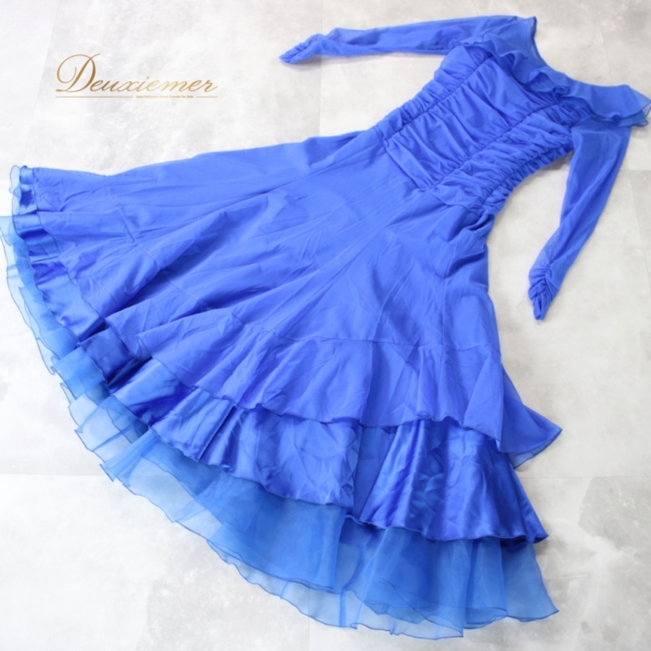 社交ダンス 衣装 スタンダード ドレス ワンピース パーティドレス 青 ブルー系 無地 レース フリル シンプル 長袖 上品 アシメ アシンメトリー スタイル 美しい ラグジュアリー おしゃれ エレガント 贅沢 おすすめ きれい 高品質 レディス ドレスアップ フェミニン レース使い シンプルデザイン ショップ 自宅用 イベント コスチューム バレエ ダンス用 お呼ばれ パーティー 体型カバー 伸縮性 かわいい