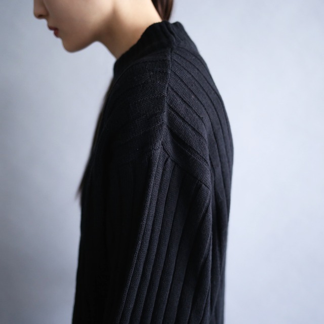 separate switching color pattern 3D knit middle neck loose sweater