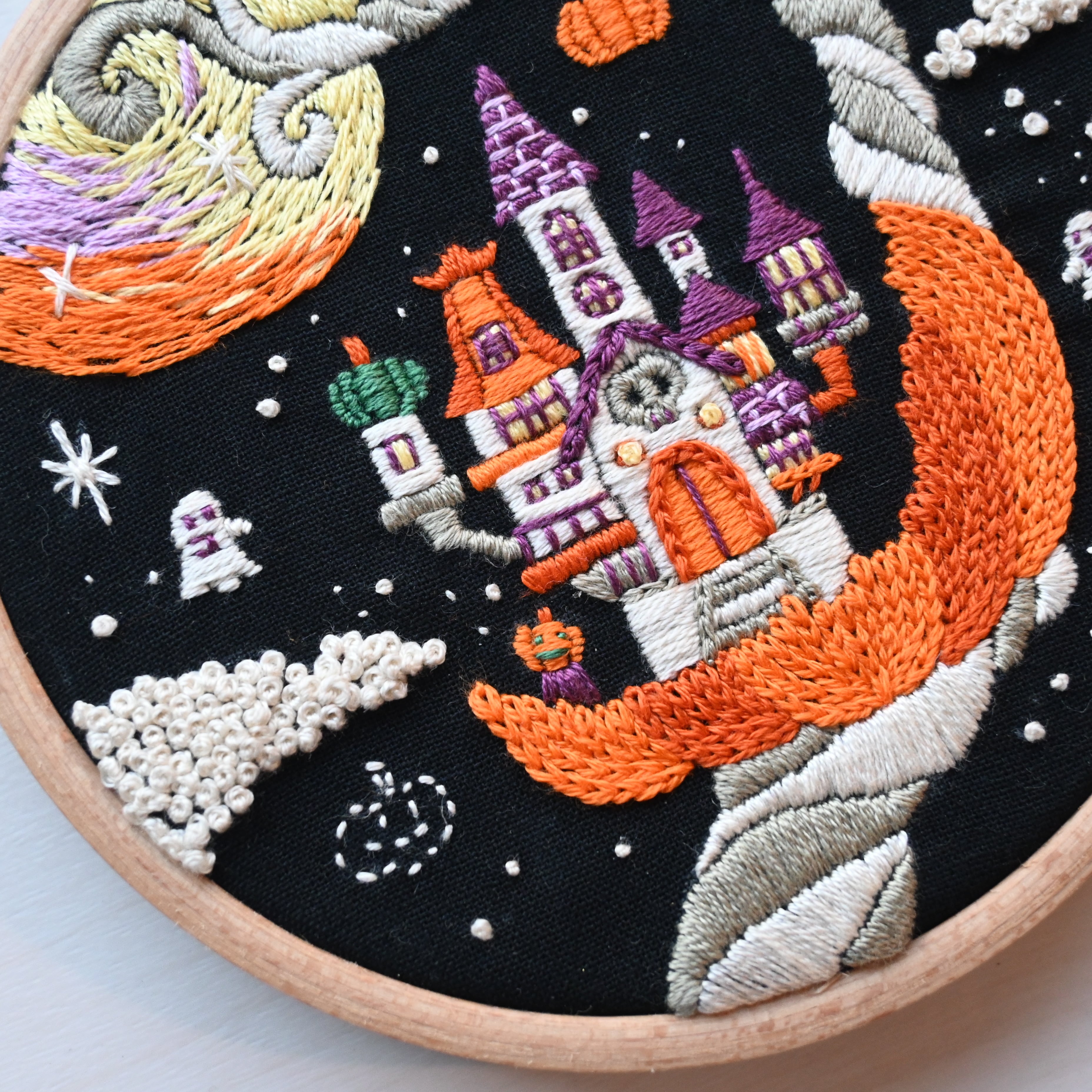 刺繍キット おばけカボチャの街より「カボチャ屋敷」《空想街雑貨店》