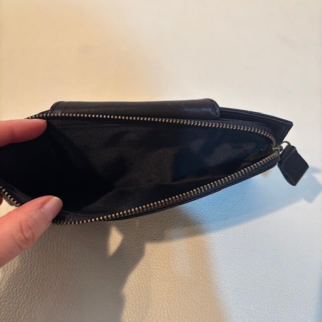 B.stuff　新色入荷！薄手の長財布(クロ)