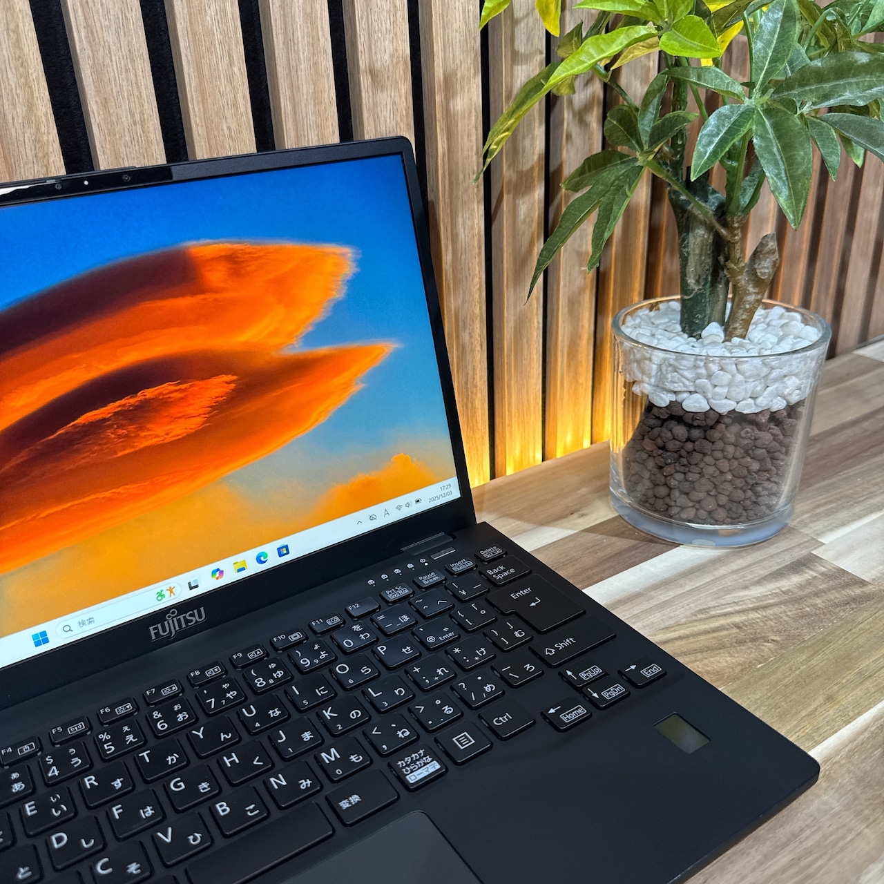 \ 公式ショップ限定価格❣️/ 準美品《2022年LTEモデル》富士通 LIFEBOOK U9312/K 第12世代 SSD256GB FHD 人気ノートパソコン 安心サポート&3ヶ月保証付き