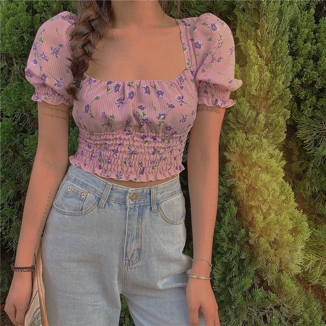 トップス レディース 送料無料 2色 パフスリーブブラウス フラワープリント ストライプ 小花柄 半袖 ウエストシャーリング ギャザー おしゃれ スタイル 小顔見せ 着痩せ 体形カバー インスタ トレンド きれいめ  かわいい  エレガント キュート ガーリー  バイオレット ブラック 女子会 お出かけ ショート丈 ガーリッシュ ハイウエスト フェミニン ロマンチック バルーンスリーブ  パフ袖 フローラルプリント スクエアネック ウエストゴム