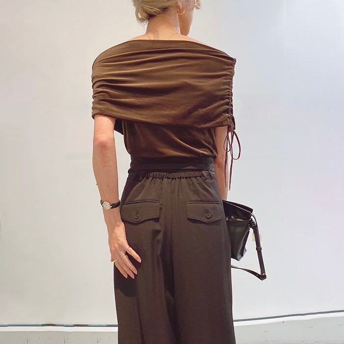 タグ付新品 LAGUNAMOON ライトベロアオフショルトップス ブラウン タグ付新品 LAGUNAMOON ライトベロアオフショルトップス ブラウン