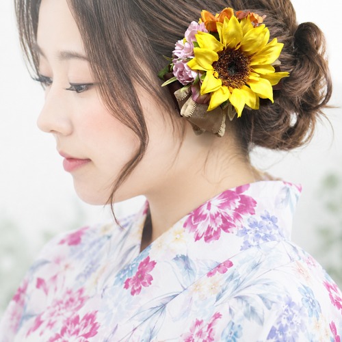 向日葵とコスモスのリボンヘアクリップ　向日葵　おでかけ　ヒマワリ　ヘアクリップ　リボン　ブラウン　髪飾り　ひまわり