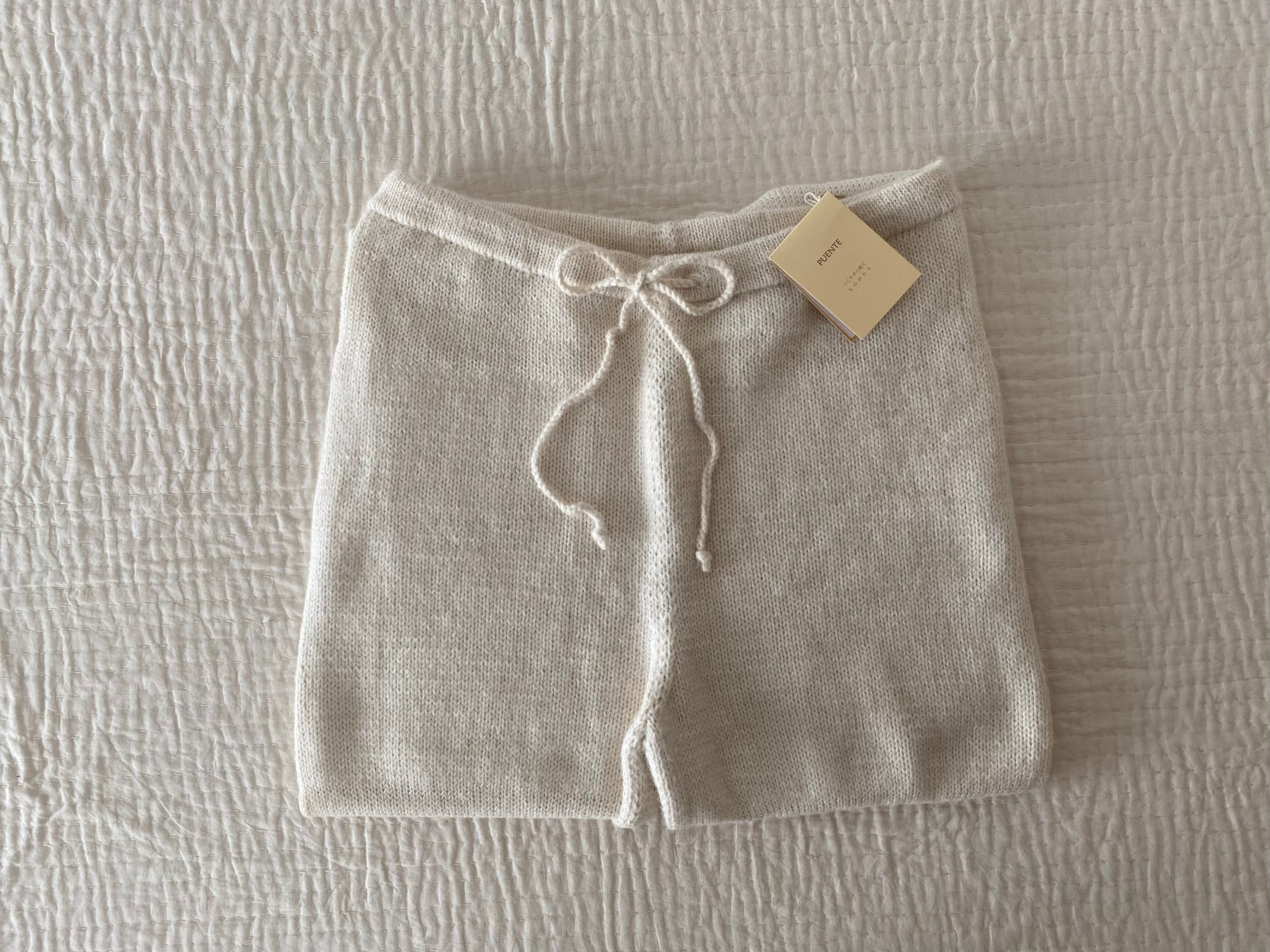 新品未使用タグ付き】プエンテPUENTE 100％アルパカレギンス 自然色