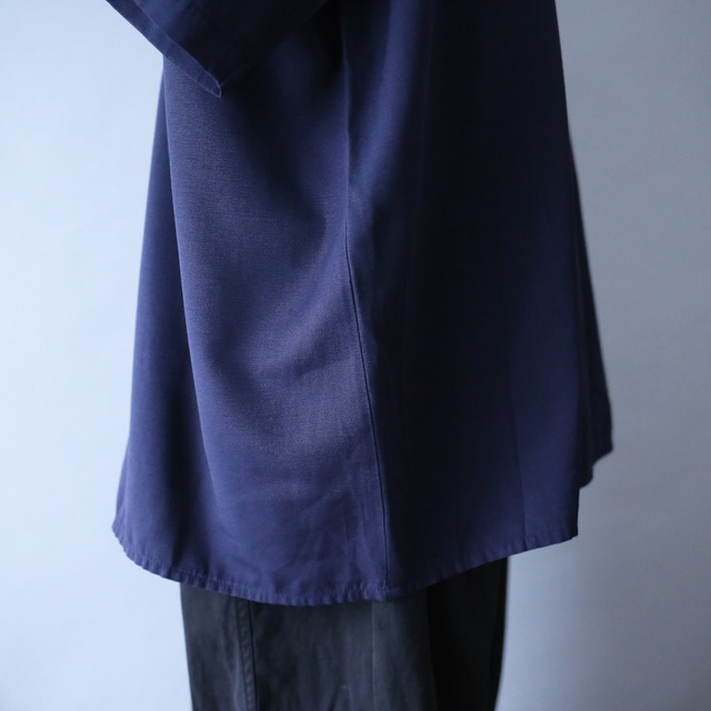 "刺繍" gold fly-front minimal design over silhouette h/s shirt