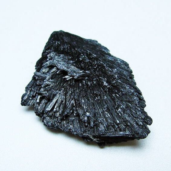 ブラック カイヤナイト 原石 一点物 171-7474