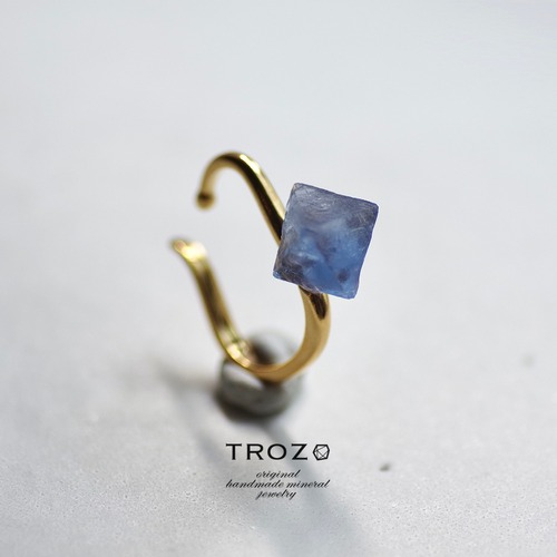 【034 Fluorite Fest】 ビンガム フローライト 鉱物原石 イヤーカフ 天然石 アクセサリー