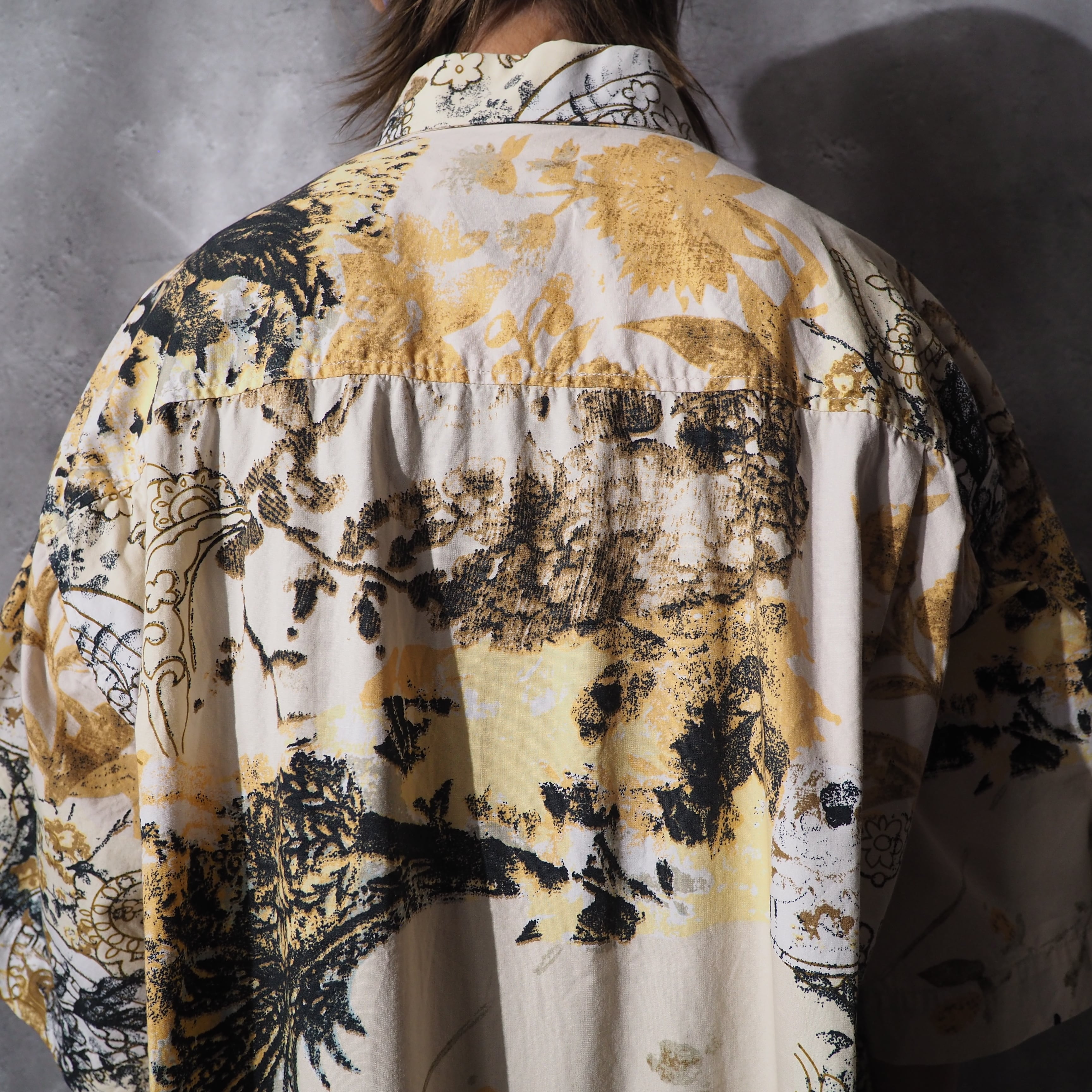 Modern retro flower printed pail tone cotton loose shirt