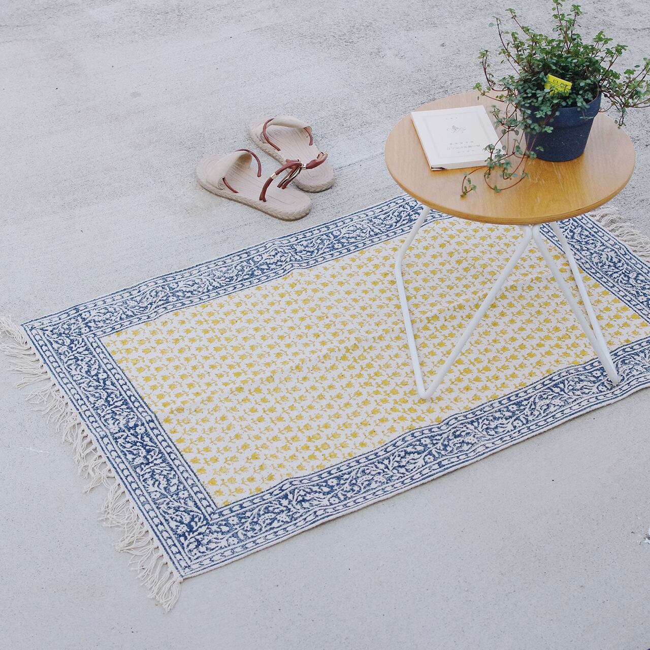 Hand-woven block print rug mat