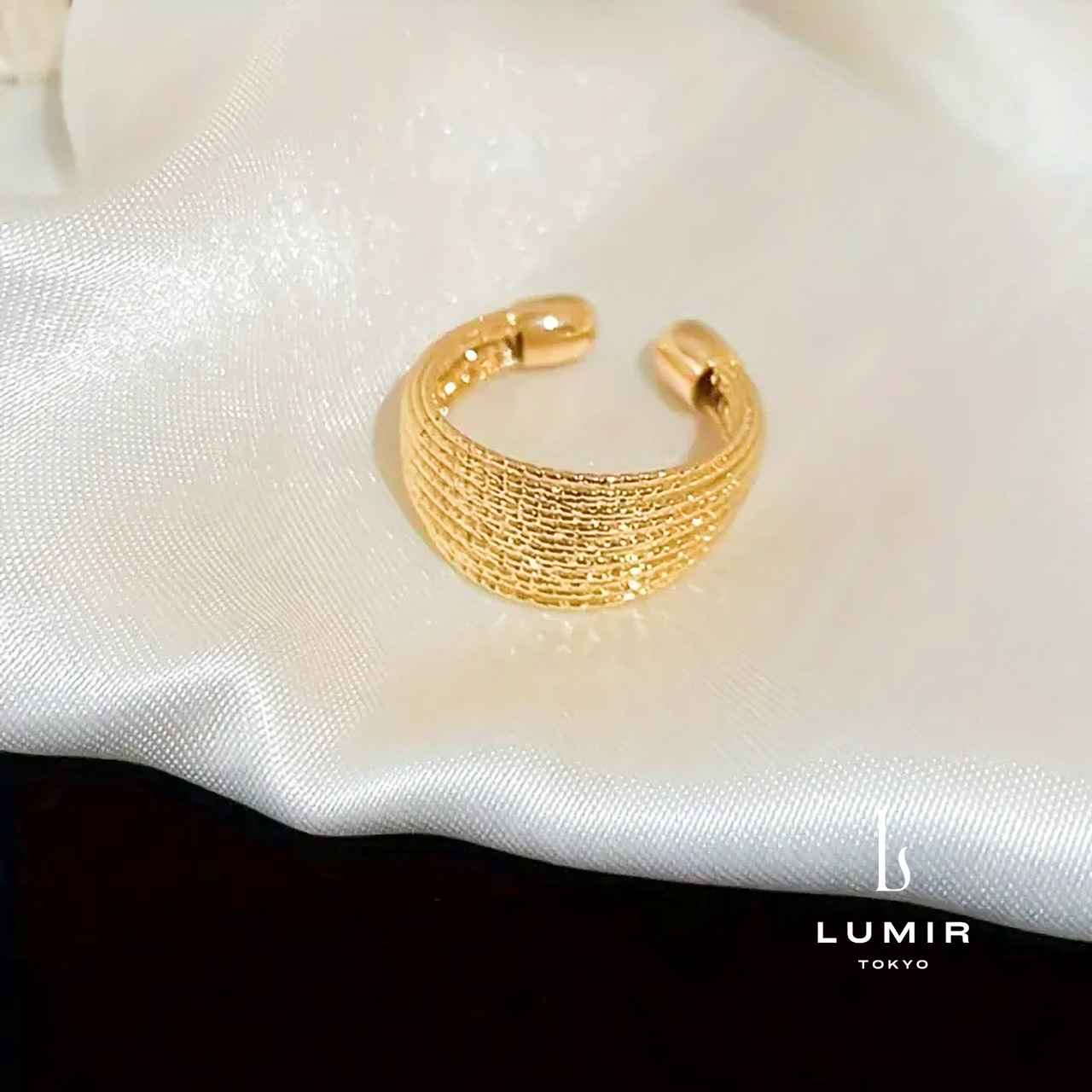 スパイラルラインレイヤードリング