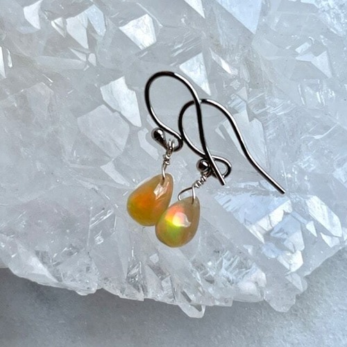 【超美石】エチオピア産　オパール　ピアス　（ブラウン）　4904