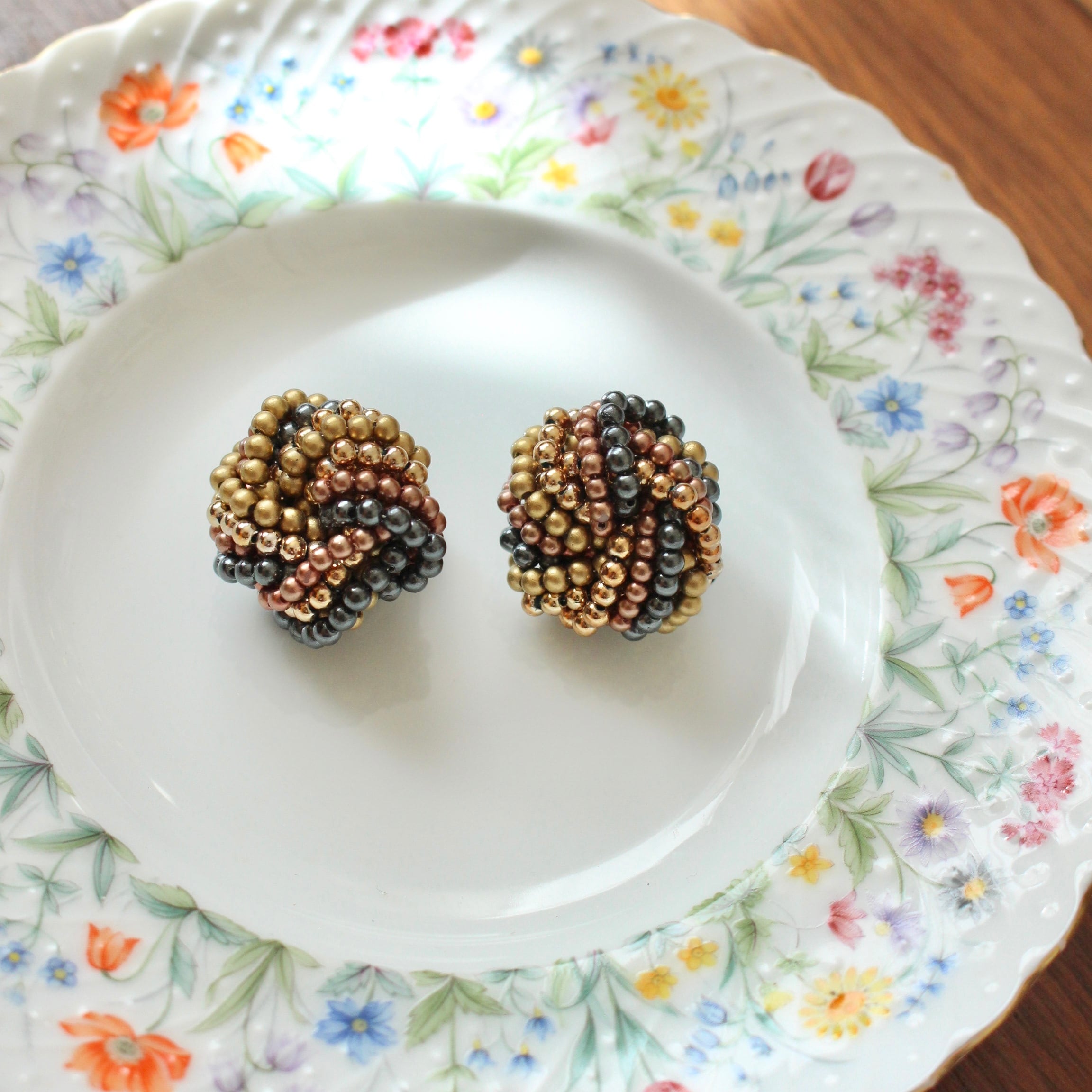 ゴールドビーズイヤリング