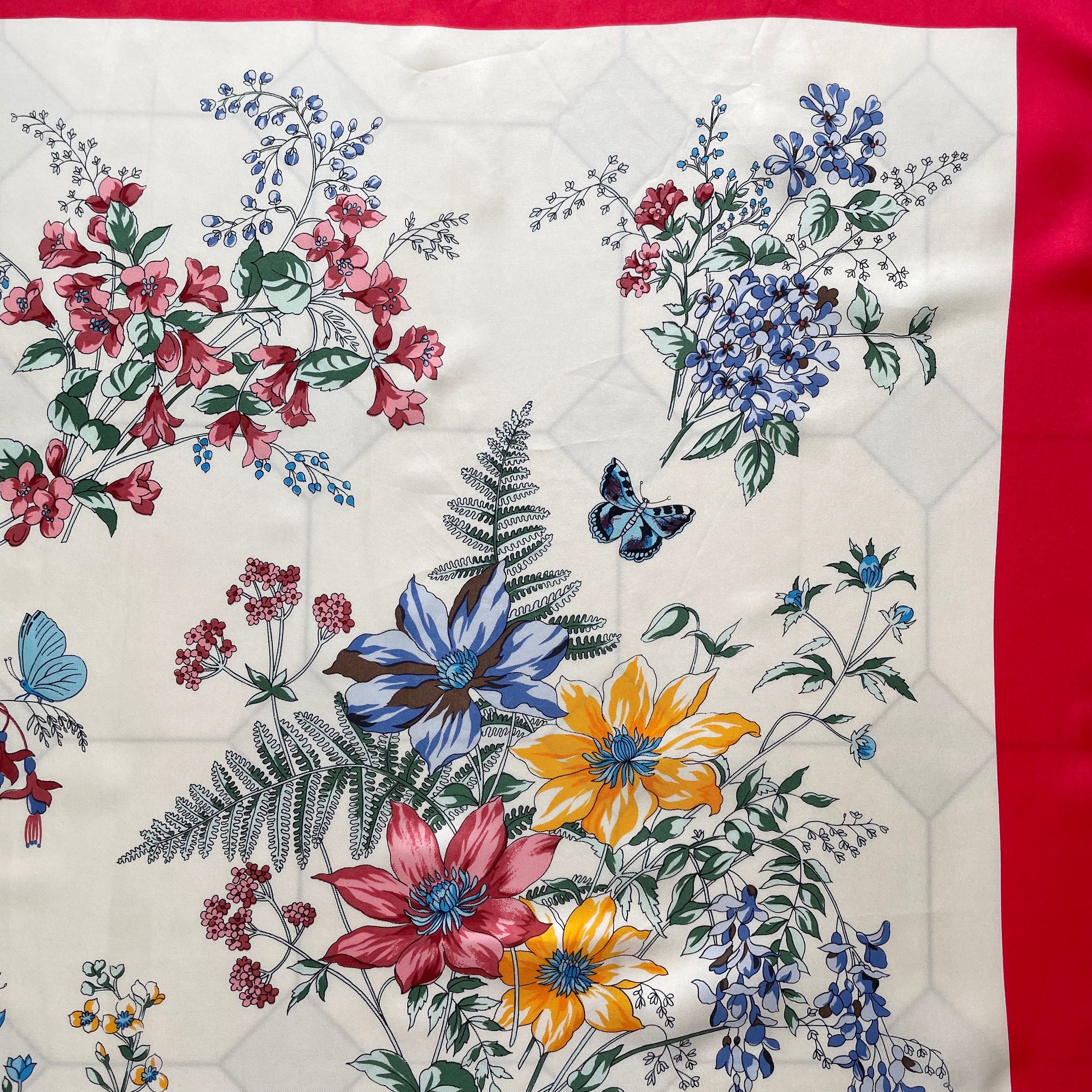 butterfly & flower silk scarf 〈レトロ古着 蝶々＆花柄 シルクスカーフ ...