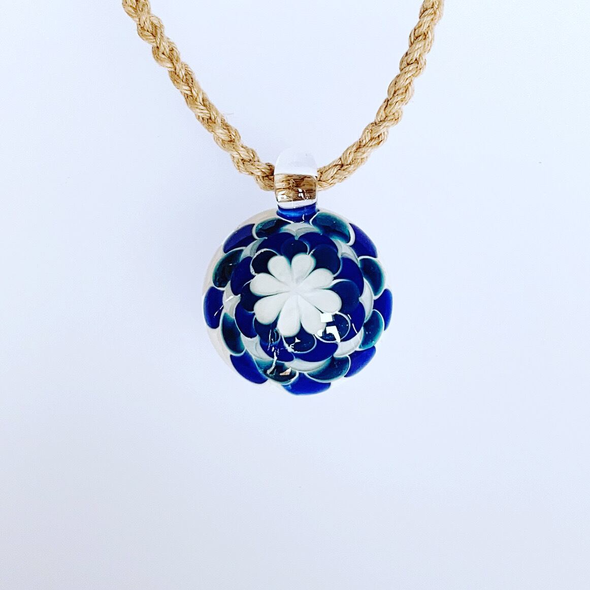 青のドット麻紐ネックレス | ガラス工房 LAMP WORK TASUKU ＊とんぼ玉＊