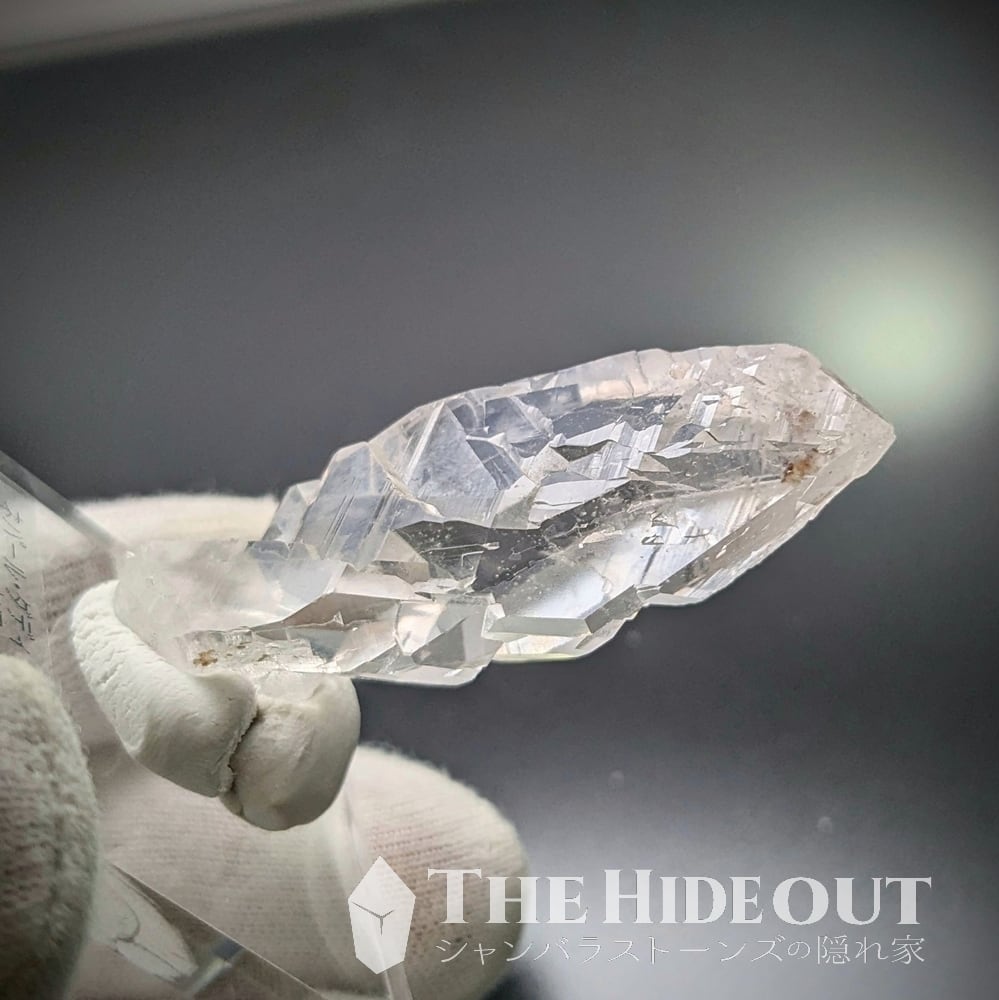 ヒマラヤ水晶オールドストック原石標本024 捻れてる？捻れてる、のか