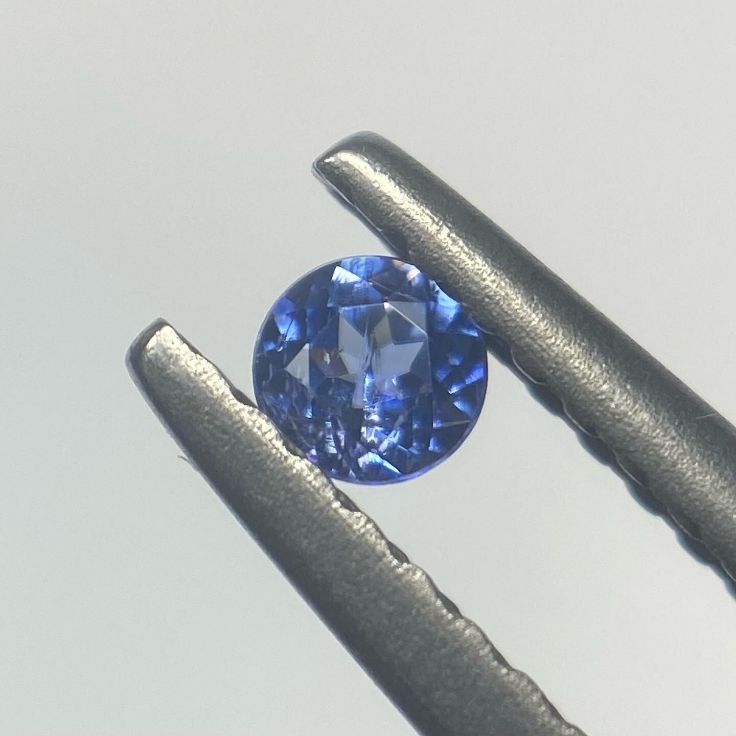 澄み渡る美しいブルー ベニトアイト2