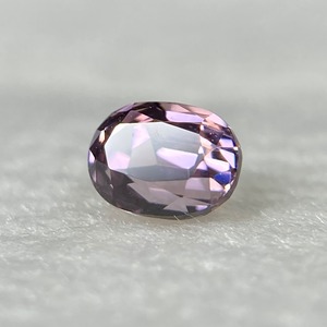 スピネル オーバルカット 約3.9*2.9*2.7mm r-0297