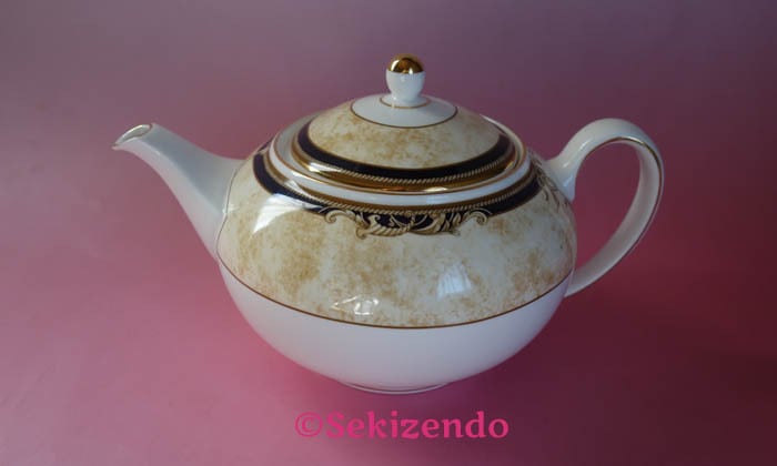 有田焼 飾り皿 染付 山水 大皿 華山窯 木製皿立付 40cm 華山萬右衛門