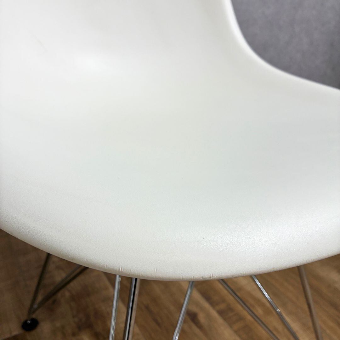 Herman Miller Eames Molded Plastic Side Shell Chair ハーマンミラー